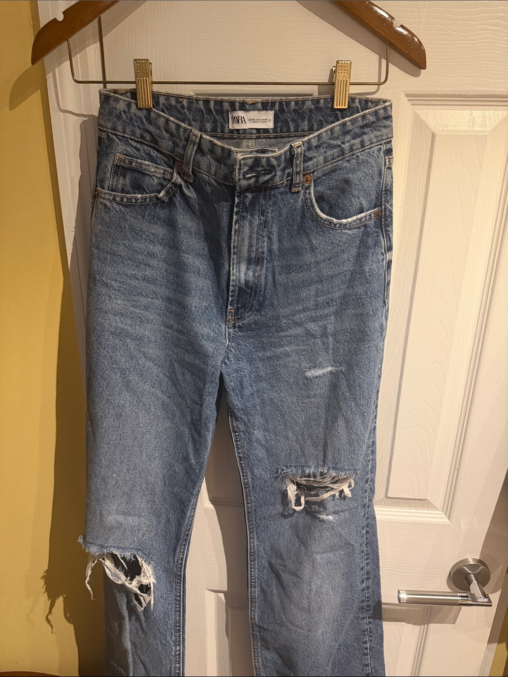 Zara Light Blue Distressed Straight-Leg Jeans